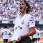Edison Cavani Bakal Tinggalkan Valencia