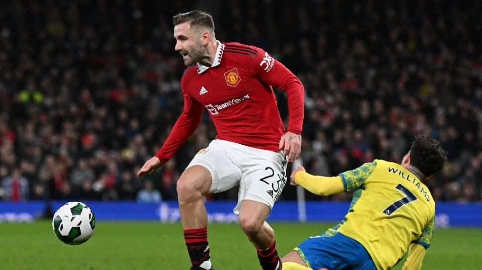 Kondisi Cedera Luke Shaw Bakal Absen Beberapa Bulan Kedepan