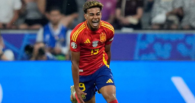 Perang Timnas Spanyol dan Barcelona Terkait Cedera Yamal