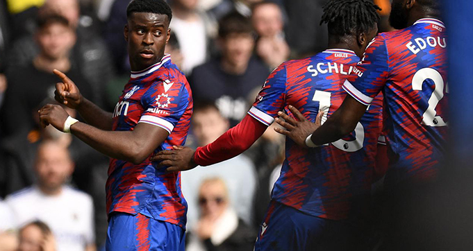 Oliver Glasner Pasrah Marc Guehi Pergi Dari Crystal Palace